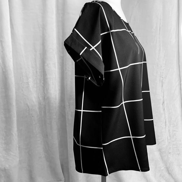 Blouse - Picture 2 of 3